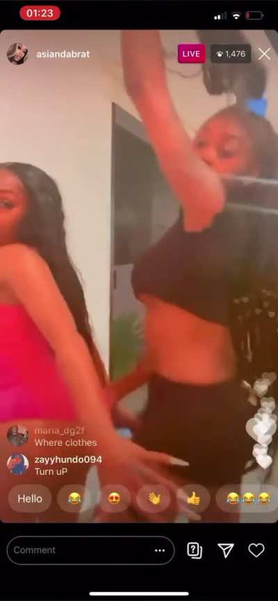 Deux filles qui se Twerk entre eux