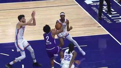 [Highlight] Colin Sexton pushes the pace after a made basket and punches home his dunk of the year candidate over two defenders (w/ replays)