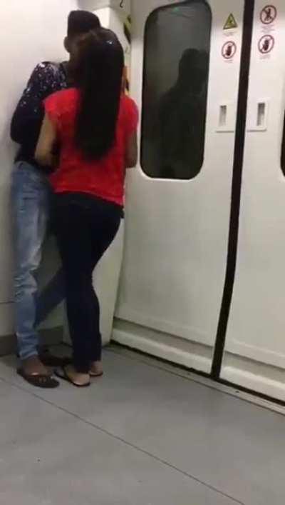 fingering in delhi metro