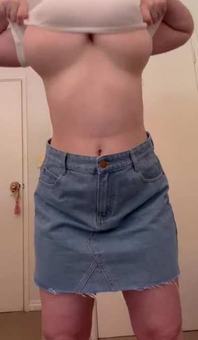 Would u get hard if u saw this girl in ur class?