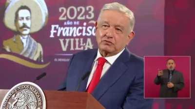 Le preguntan por los viajes del general y su familia.
-¿Y qué? ¿Y Loret de Mola? -responde. 👇