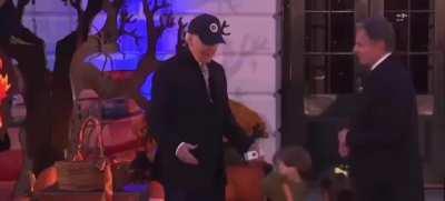 Blinken dresses his son as Zelenski 