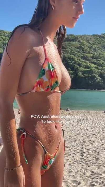 Her body is art 🖼️ 