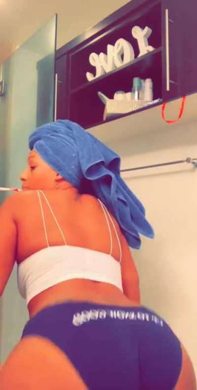 Lady L OnlyFans Panty Twerk