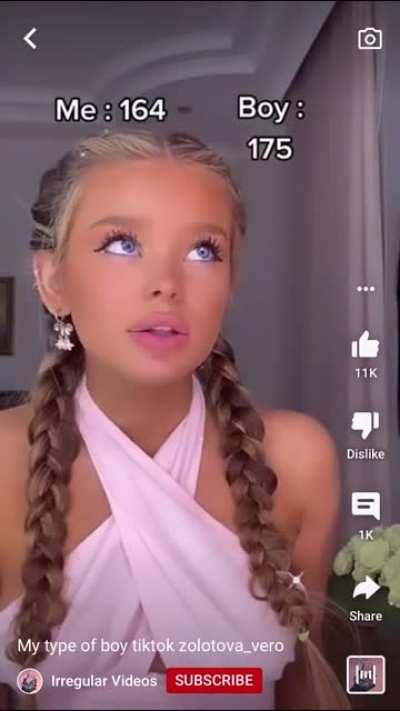 I don't date anybody under 6 foot >.< because everyyy boyyy wants me!