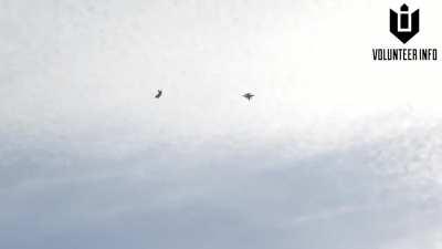 Dutch F16 for Ukraine: Romanians have published a video with the fighter jets Three F-16AMs are now at the Romanian 86th Air Base “Lieutenant of Aviation Gheorghe Mochornice”. The fighter jets are intended for use by the European F-16 Training Center.