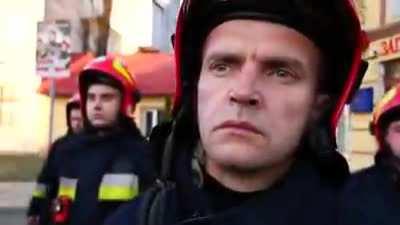 We commemorate the victims at 9:00 a.m.