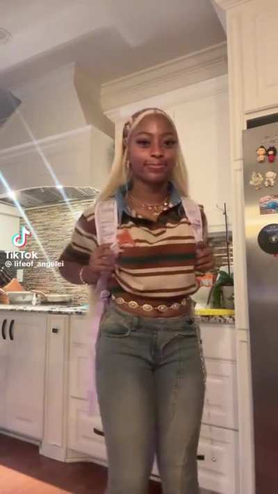 Leilei ain’t even in hs yet😂