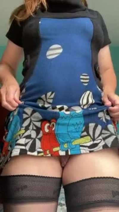 Mom pussy at the office today, hope someone will eat me for lunch F48