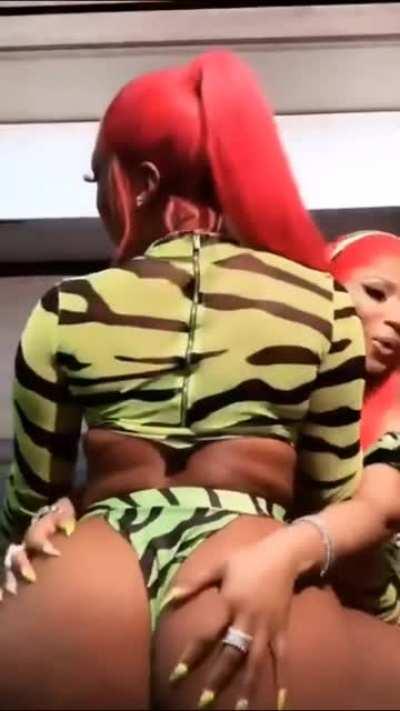 Ass grabbed by Nicki