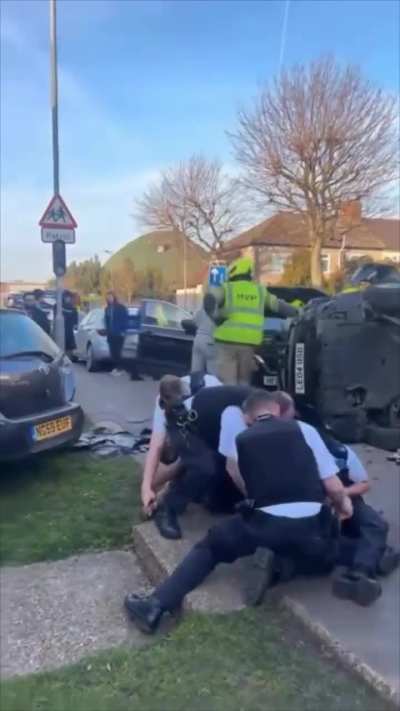 Police officers arrested a man after he attempted to flee the scene of a car crash and assaulted an officer in Dagenham earlier today.