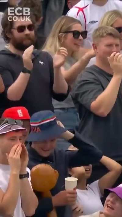 Jofra Archer rattles Rishabh Pant’s off stump — it flies into the air and lands back in the same position.