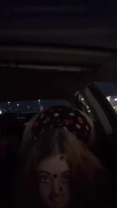 Fat ass white girls make my virgin cock so damn hard 😵‍💫