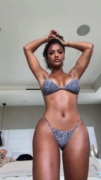 Marilyn Melo (@marilyn_melo)