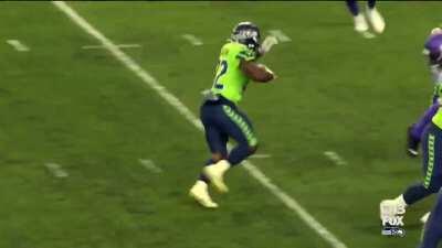 [Highlight] Russell Wilson calls his own play that leads to the Chris Carson rushing TD!