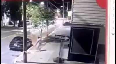 Slap then pop ✋ 💥