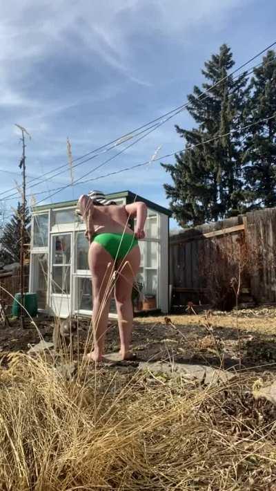 Just found this group and I figured this blooper belonged here.