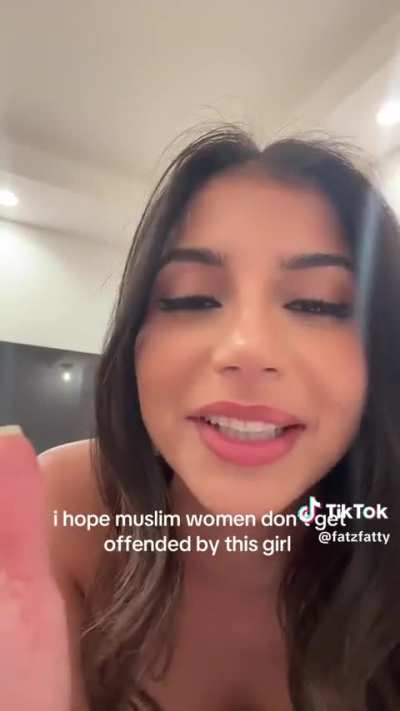Another scantily clad female attacking an ex-Muslim over hijab....why don't these non hijabis go live in a Muslim country with their revealing clothes?