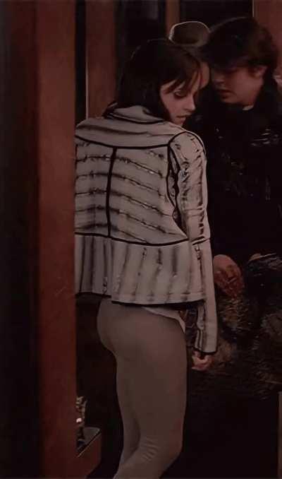 Emma Watson in Leggings