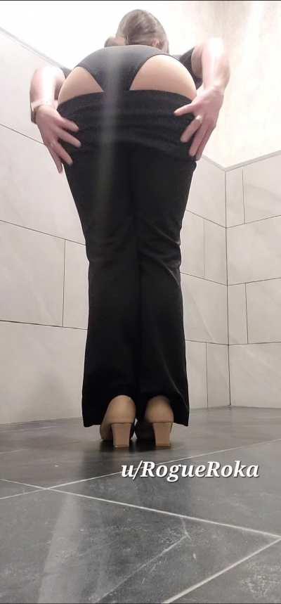 A peak at my rear pussy