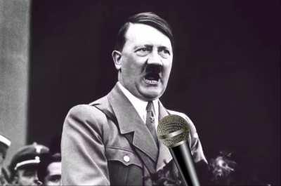 Hitler sings to the crowd