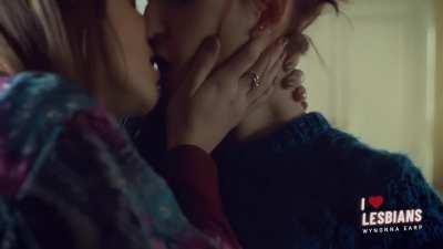 Wynonna Earp: Dominique Provost-Chalkley & Katherine Barrell (s02e01) *AI ENHANCED & REDUCED MUSIC*