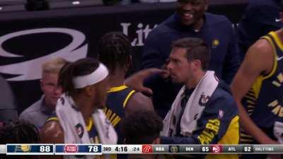 [Highlight] Mathurin Lefty Assist to Jackson Around The Defender (h/t u/SourBerry1425)