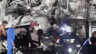 The number of victims of the night rocket attack on a nine-story building in Odesa has increased. Currently, 14 dead and 30 injured are known. The rescuers continue to dismantle the debris.