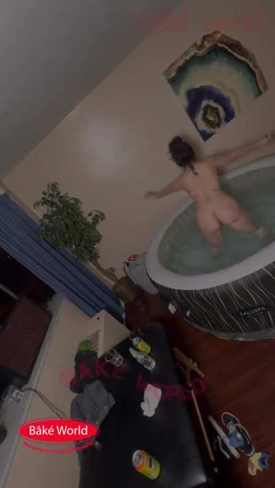 4 Girls 1 me in bake world b4 massage & Jacuzzi fun