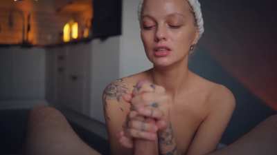 Love her fresh out of the shower.