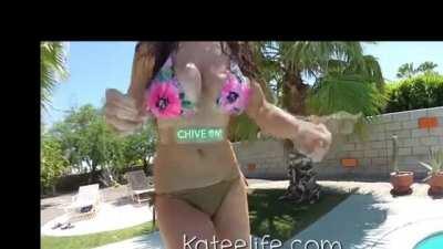 Slow-mo-tion tracked Katee boobs.