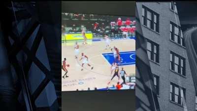 [Highlight] Shaq gets caught snoozing during Knicks-Hawks