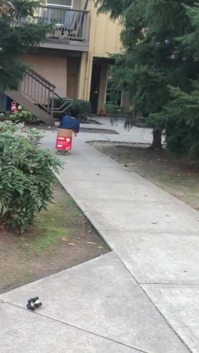 This fool ate shit 😂😂😂