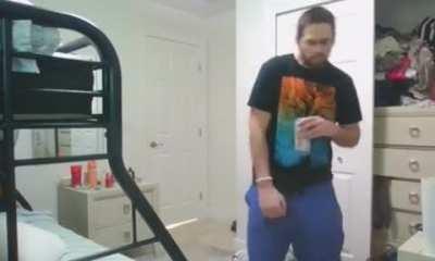 Friend always shitposting videos of himself like this to insta