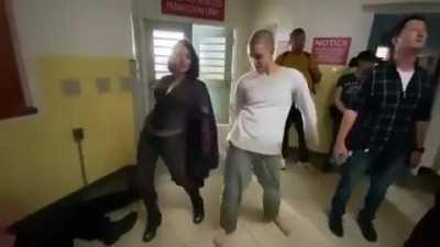 Stormfront and Cindy flossing