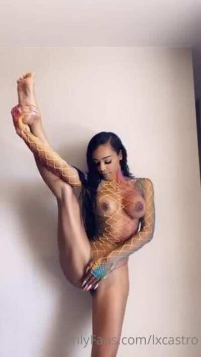 Rainbow Larissa 🌈 wait for it🤤