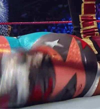 Bayley's mASSive jiggle