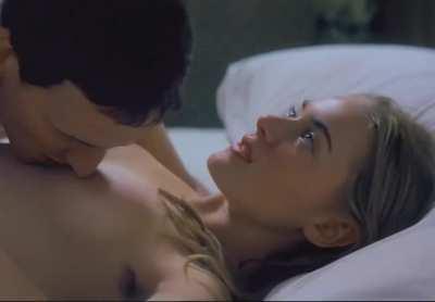 Kate Winslet gets her tits sucked