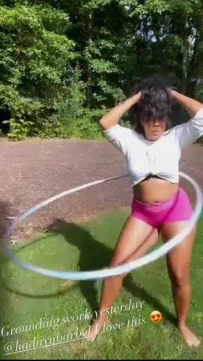 Angela Simmons hula hooping hips