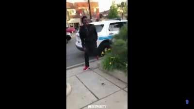 This how us DEO niggas doing Lucki in public.