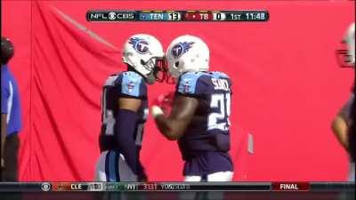 [Highlight] Jameis Winston's first NFL pass attempt results in a TD!