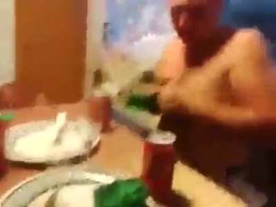 A normal morning tazing ourselves at the breakfast table