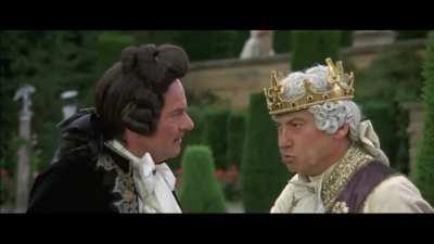 Who else took a min to notice? 😂