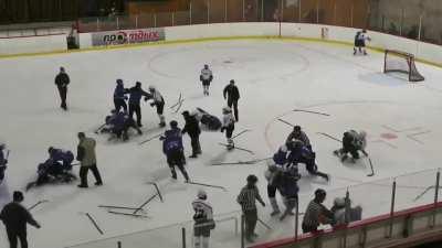 Комментатор огонь!