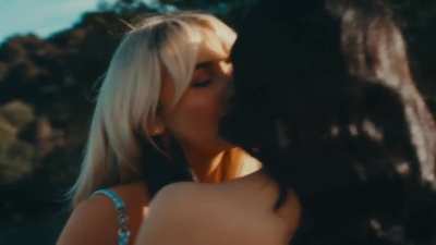 Jenna Ortega kissing a man AND Sabrina Carpenter in Sabrina's new mv 