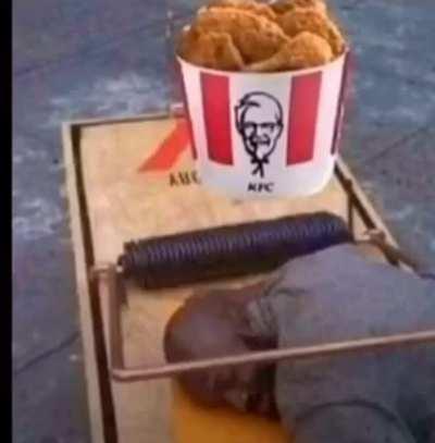 quien hizo la trampa? A)el uriel o B) Cristianghost