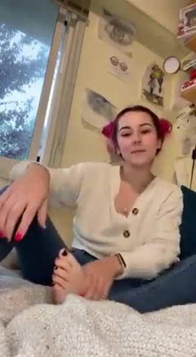 Socks and pretty toes 😍 