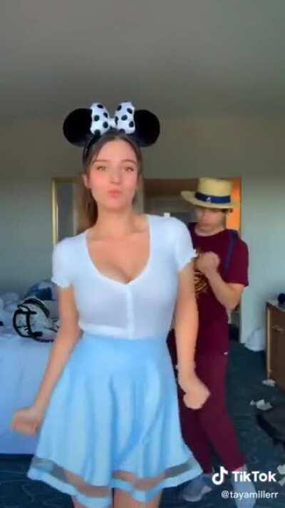 Taya and Jordan dancing