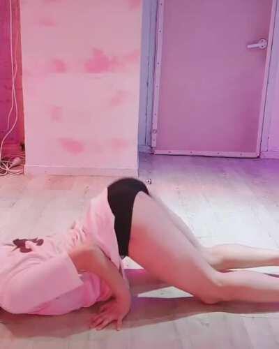 Dahee - 발바닥이 더러워서 #더럽 🤣❤