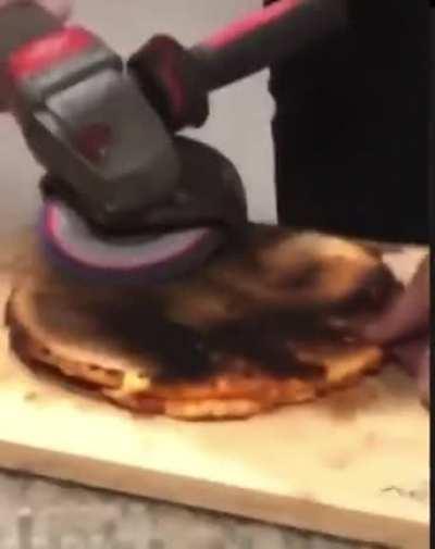 Madlad risks his finger for a pizza.